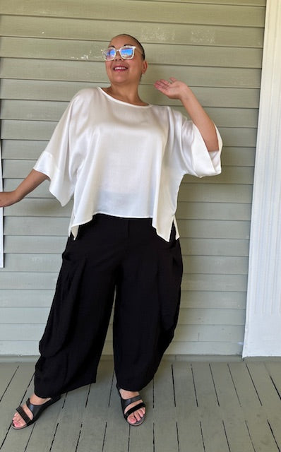 DTH Boxy Cropped Silk Seersucker Simple Top
