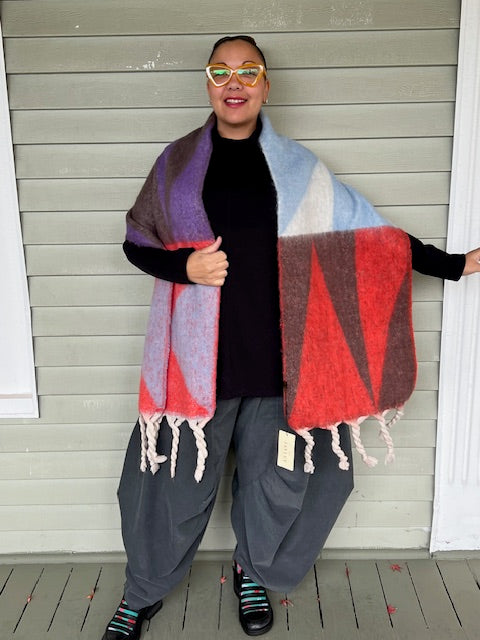 Cashmere Silk Blend Geometric Wrap In Blue/Red