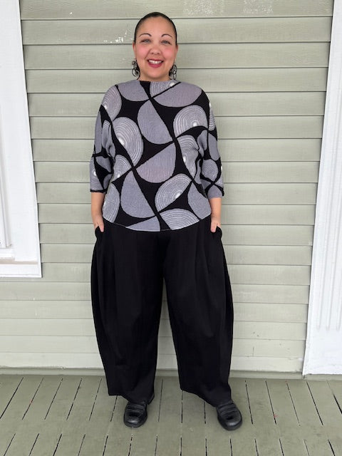 Vanite Couture Black/Gray Half Circles Pleats Top