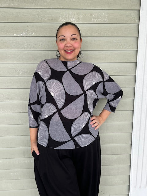 Vanite Couture Black/Gray Half Circles Pleats Top