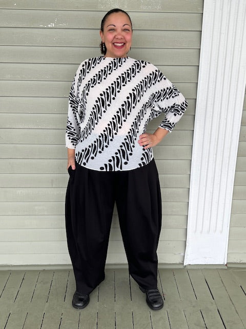 Vanite Tribal Print Pleats Top (White)