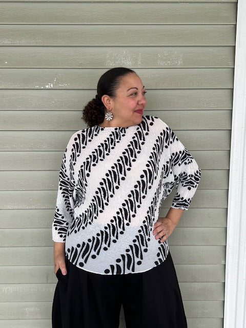 Vanite Tribal Print Pleats Top (White)