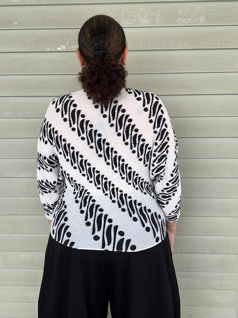 Vanite Tribal Print Pleats Top (White)