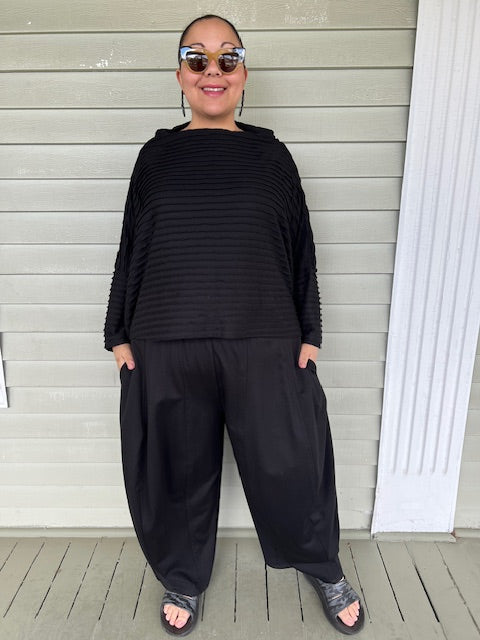 DTH Black Knit Oversized Ruffle Top