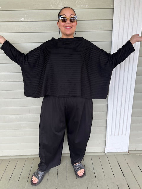 DTH Black Knit Oversized Ruffle Top