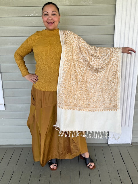 Tanaya Embroidered Ivory Shawl