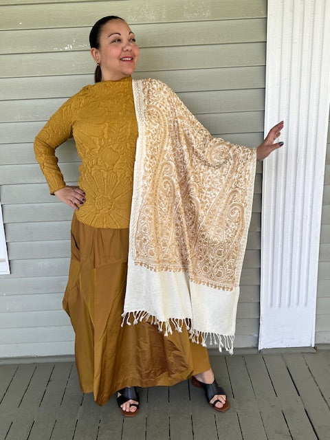 Tanaya Embroidered Ivory Shawl