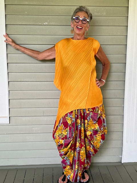 DTH Diva Pants in Cotton silk Floral Print with big side pockets