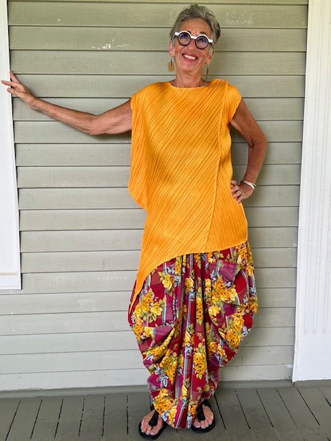 DTH Diva Pants in Cotton silk Floral Print with big side pockets