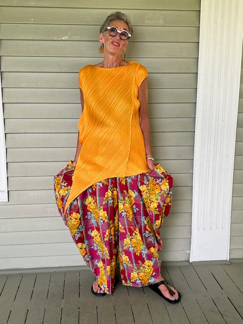 DTH Diva Pants in Cotton silk Floral Print with big side pockets