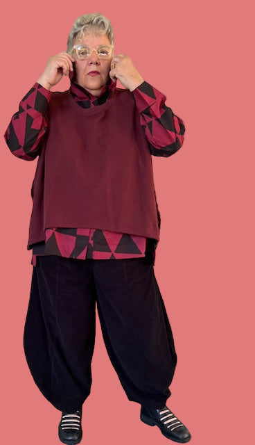 Gerties Eleven Stitch Pullover Vest (Indigo, Red Indigo, or Black)