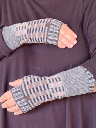 Pique Mittens
