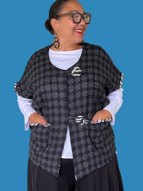 DTH 100% Wool Boxy Vest with Black/White Trim