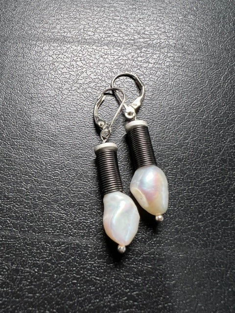 Dark Gray Piano Wire with White Pearl