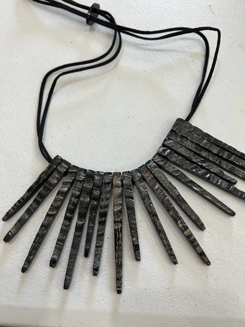 Upcycled Thin Palito 18-Piece Horn Necklace