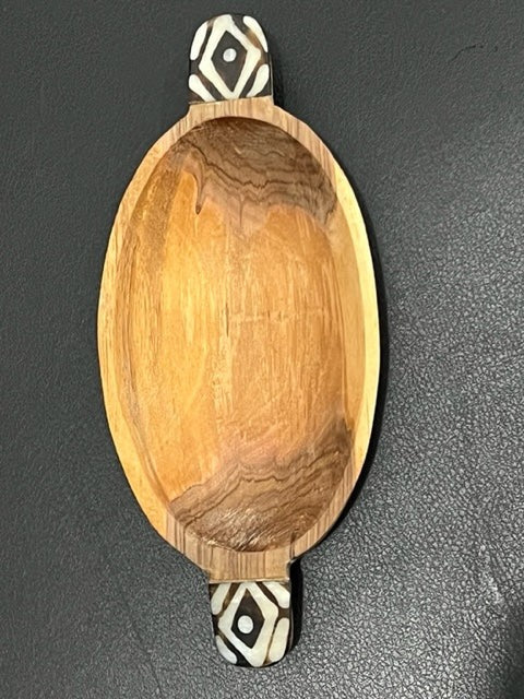 Oval Batik Olive Wood Bowl with Handle