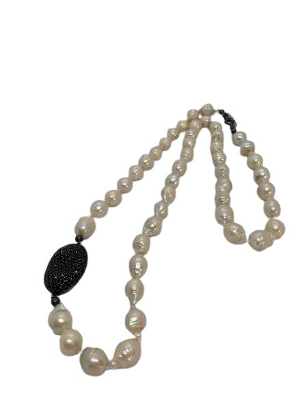 Pearl with black diamond bead