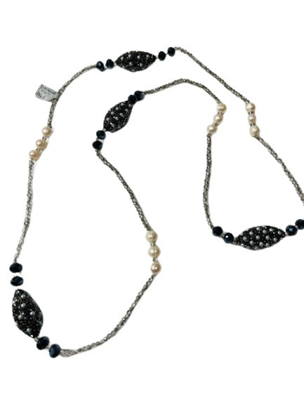 Diamond chips and pearls