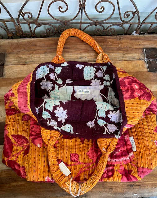 Kantha vagabond Bag ( red roses )