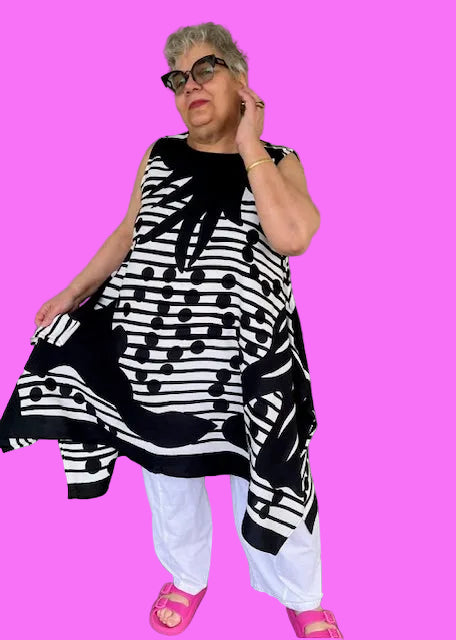 DTH Palm Leaf and Dots Sleeveless Waterfall Top (Black and White)