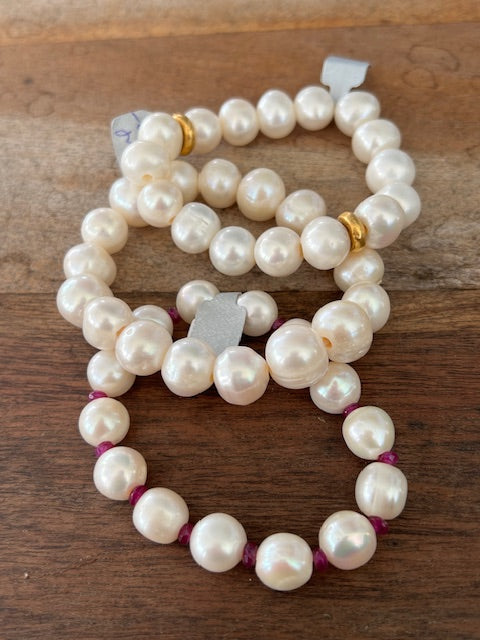 Set of 3 Pearl Braclets