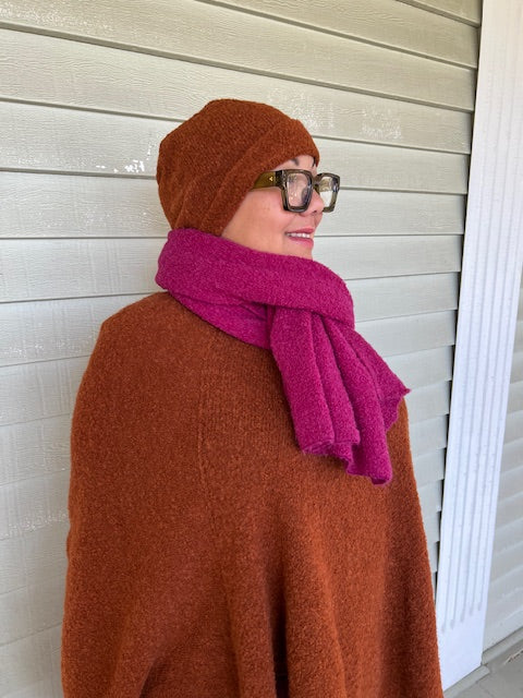 Alpaca Boucle Scarf (fuchsia)
