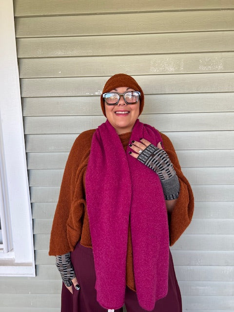 Alpaca Boucle Scarf (fuchsia)