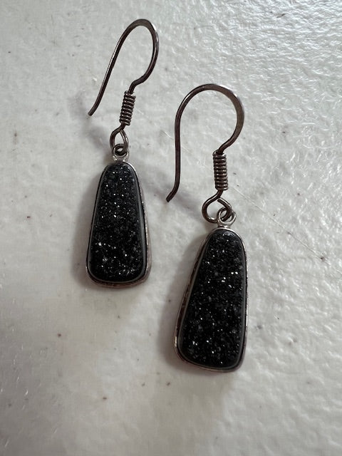 Druzy Slabs in Graphite Gray