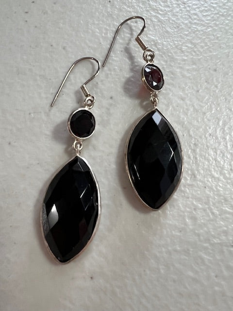 Onyx&Garnet Drop Earrings