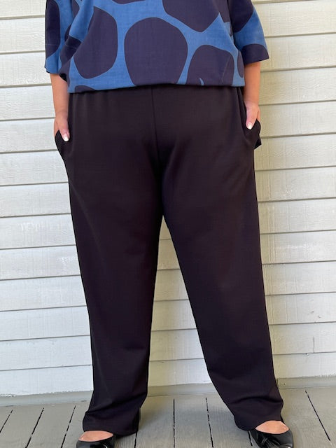 DTH Black Straight Leg Pants in Ponte