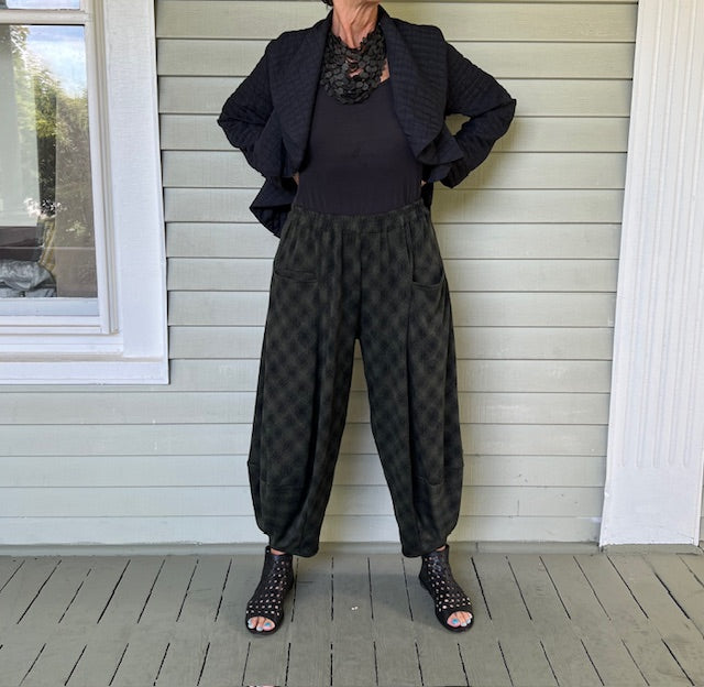 DTH  Hi Lo Top - Black with White Dots