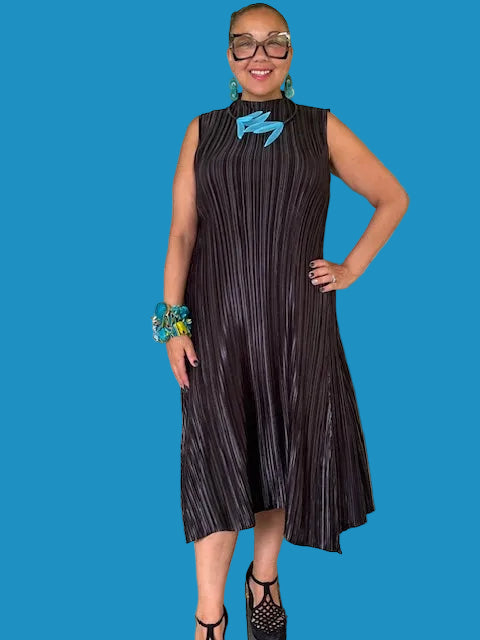 MC Oasis Pleated High Neck Swing Dress (Black)