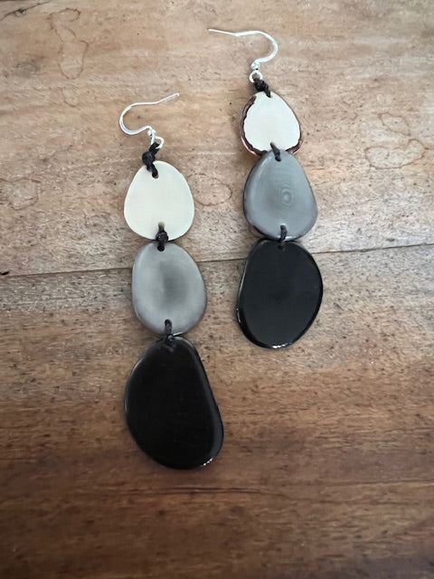 Tagua 3-Tiered Earrings (Gray or Yellow)