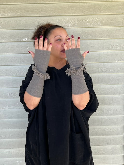 Gray Fingerless Gloves with Fringe