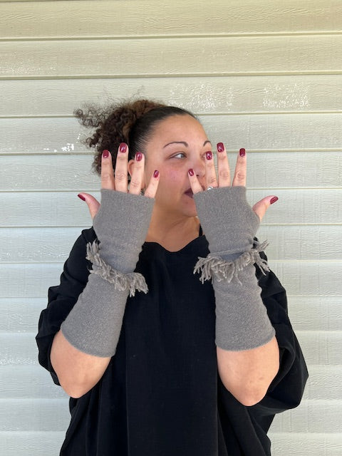 Gray Fingerless Gloves with Fringe