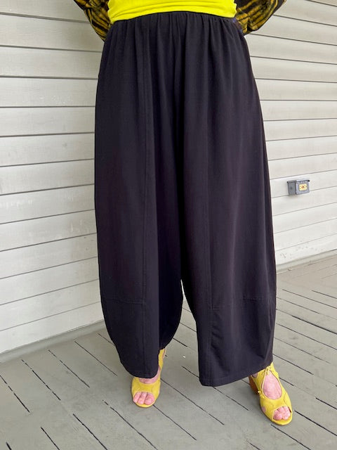 Gerties Black knit  "O" Pant