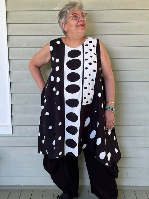 DTH Black & White Dots & Stripes Sleeveless Waterfall Top