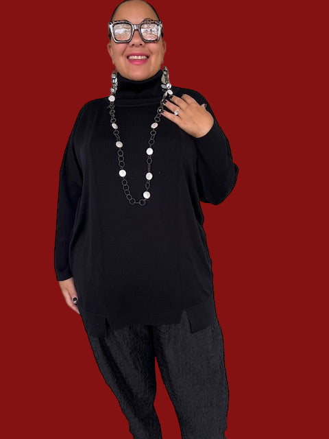 Egge Sweater (Red or Black)