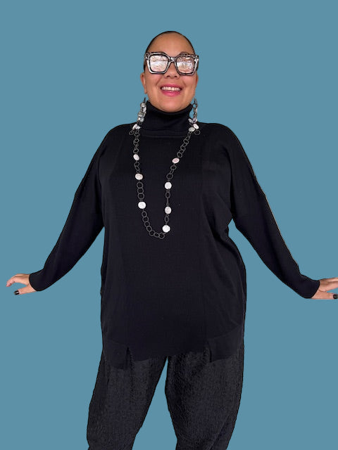 Egge Sweater (Red or Black)