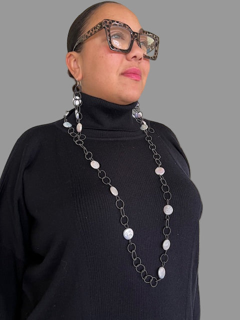 Egge Sweater (Red or Black)