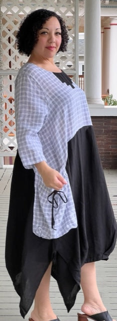 Cheyenne Black & White Dress with Pouch Pockets